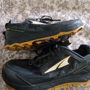 Altra Men's Black and Yellow Athletic Shoes